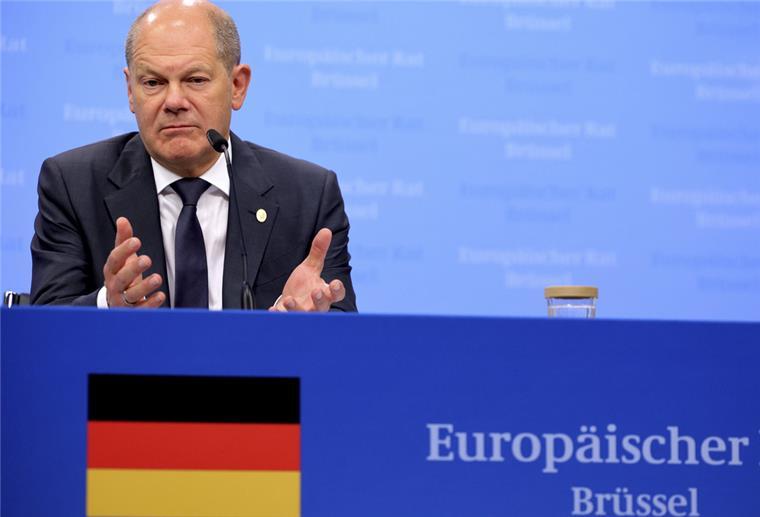 Kanzler Scholz will steuerfreie Einmalzahlung durch Arbeitgeber Bundeskanzler Olaf Scholz (SPD) möchte die Bürger mit einer Einmalzahlung weiter im Umgang mit den gestiegenen Energiekosten unterstützen.