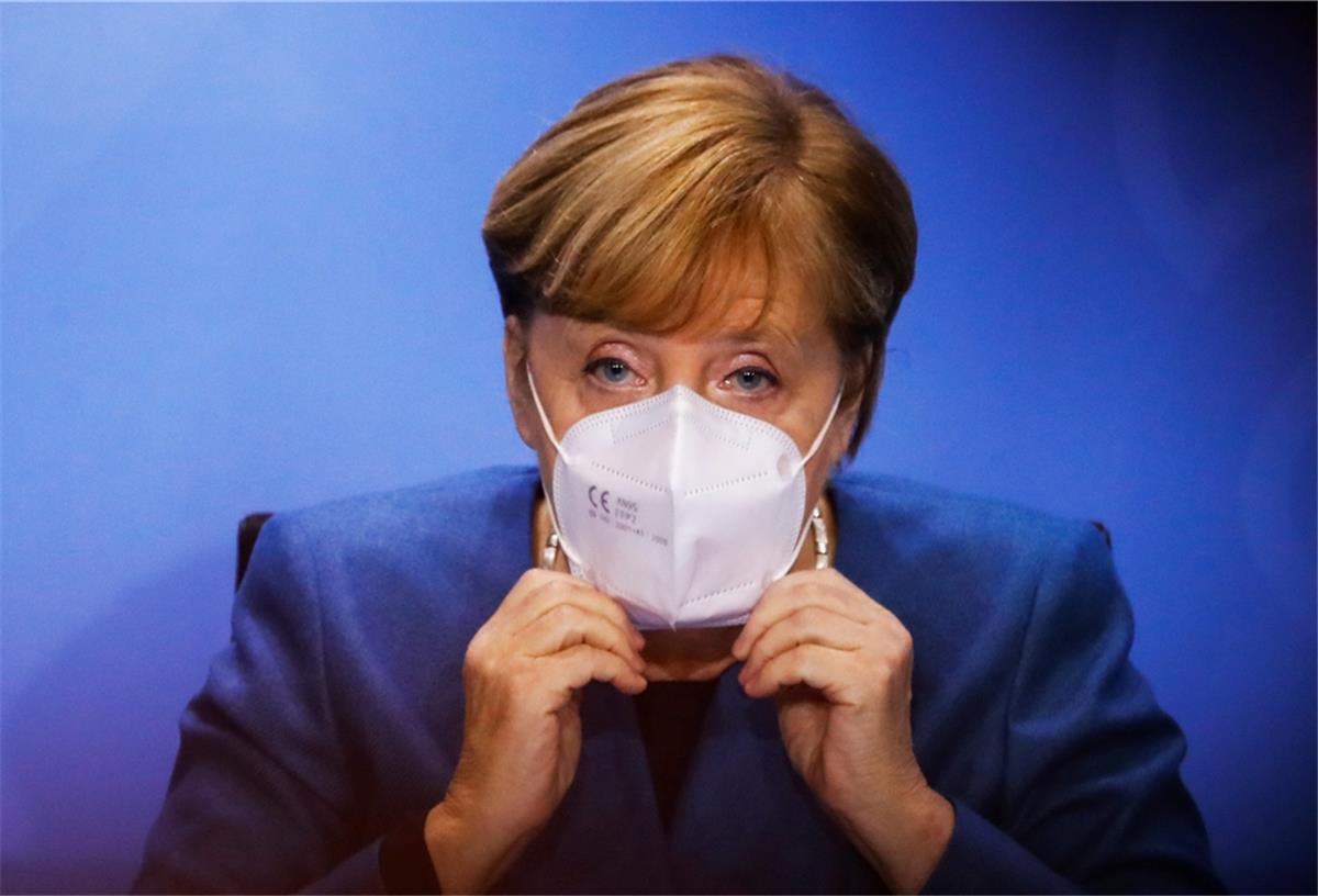 Corona-Krise: Merkel gibt Regierungserklärung ab Bundeskanzlerin Angela Merkel mit Maske
