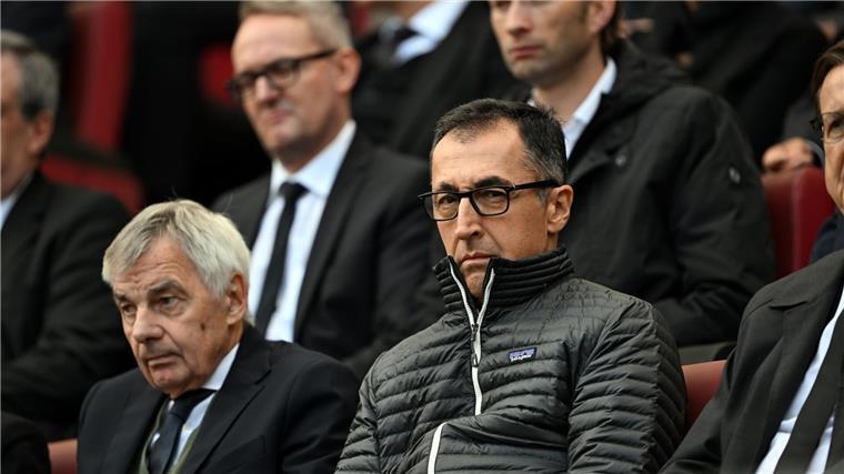 Bundesminister Cem Özdemir (r) beim Daum-Abschied
