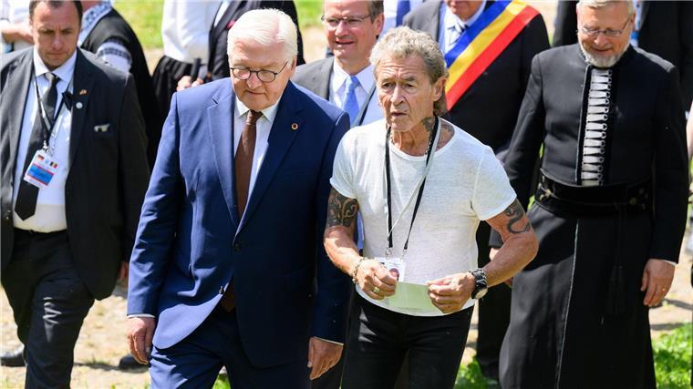 Bundespräsident gratuliert Peter Maffay Bundespräsident Frank-Steinmeier gratuliert Peter Maffay zu dessen 75. Geburtstag.
