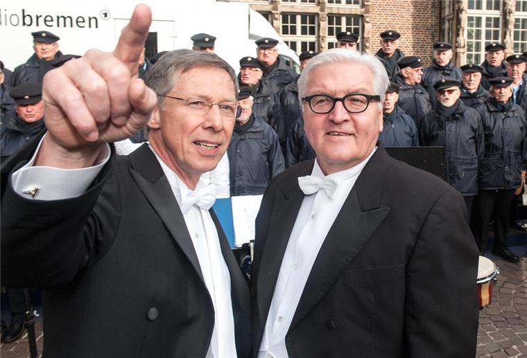 Schaffermahlzeit: Für den Bundespräsidenten wird die goldene Regel gebrochen Bundespräsident neben der Fahne