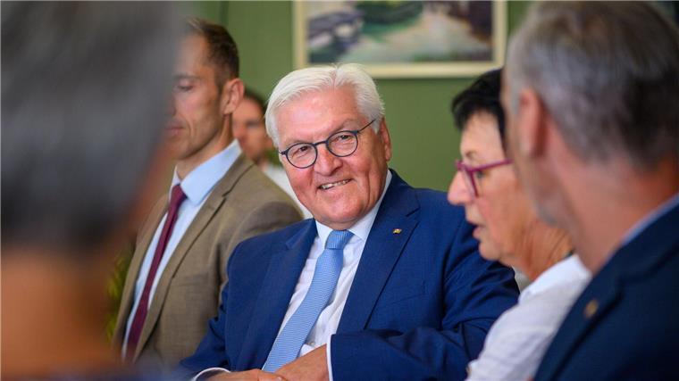 Warum der Bundespräsident nach Nordhorn kommt Bundespräsident Frank-Walter Steinmeier will bei seiner „Ortszeit“ mit den Menschen ins Gespräch kommen, wie hier in Stendal (Sachsen-Anhalt). (Archivbild)