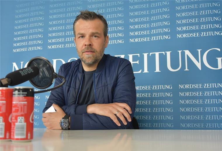 „Bundestrainer“ Pinter: So bereiten wir uns vor Bundestrainer für einen Tag, Sasa Pinter, steht vor dem ersten Spiel der K.O.-Phase in der Heimat des Fußballs den Fragen der Journalisten Rede und Antwort. Foto: Teichmann