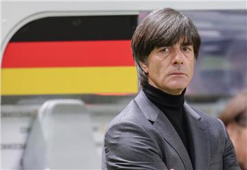 Bundestrainer Joachim Löw plant vorerst ohne Hummels, Müller und Boateng.