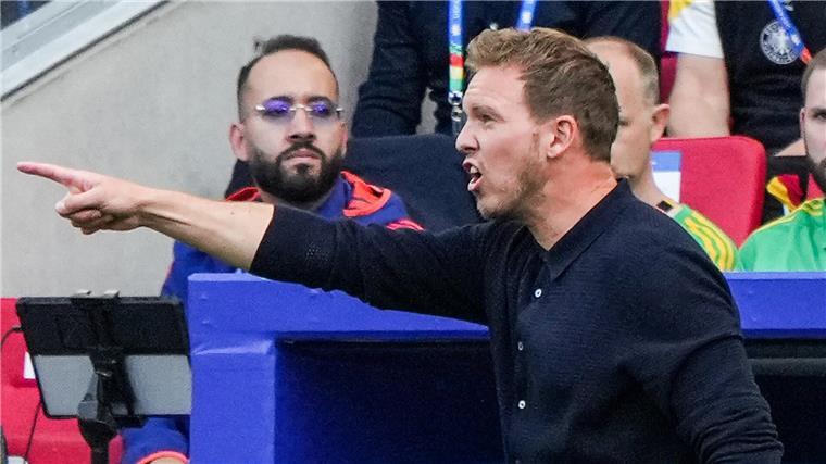 Die deutsche Fußball-Nationalmannschaft befindet sich im Reifeprozess Bundestrainer Julian Nagelsmann gibt klare Anweisungen - und das deutsche Team folgt ihm.