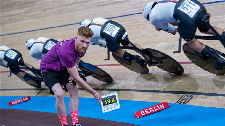 Bahnrad-Vierer meldet sich zurück - Trainer Meyer hört auf Bundestrainer Meyer darf sich über WM-Bronze freuen.