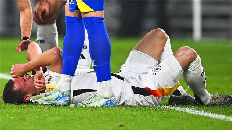 Mögliche Kapselverletzung: Kimmich gibt Entwarnung Bundestrainer Nagelsmann hofft, dass es Joshua Kimmich nicht schwerer erwischt hat.