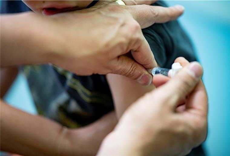 Hohe Impfquote von Kleinkindern im Land Bremen Bundesweit sind 51,9 Prozent der Kleinkinder unter zwei Jahren geimpft.