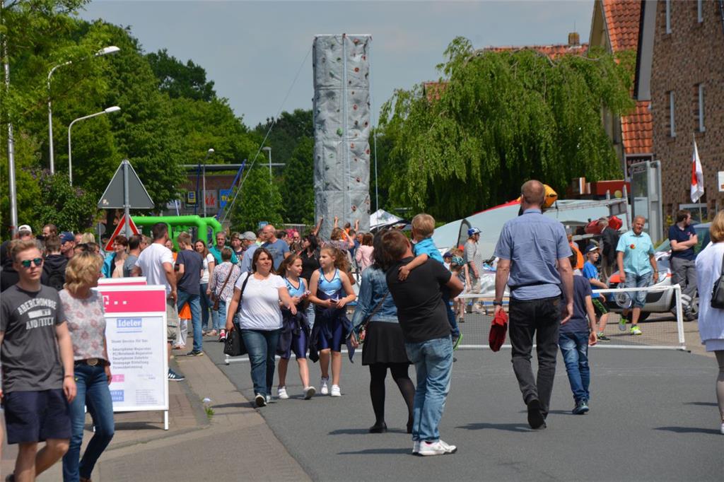 Buntes Treiben bei go sports in Loxstedt. Foto: Seelbach