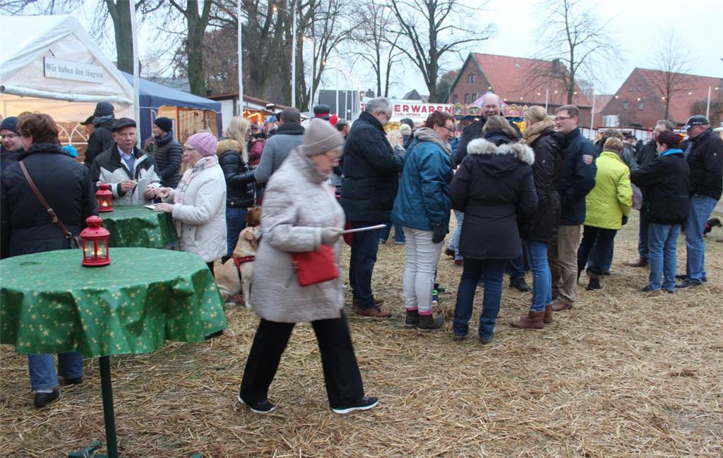Buntes Treiben in Debstedt.