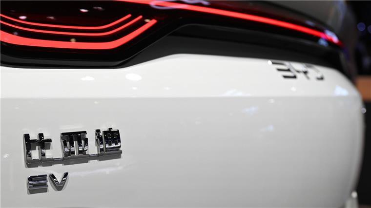 Analyse zur E-Auto-Wende: Chinesen ziehen vorbei BYD aus China verkaufte 2024 erstmals mehr E-Autos als der bisherige Marktführer Tesla. (Archivfoto)