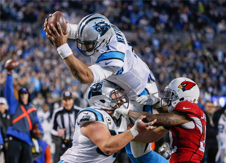 Die Fans fliegen auf American Football Cam Newton (oben), Quarterback der Denver Broncos, bestreitet am Sonntag seinen ersten Super-Bowl. Foto Lessler/dpa