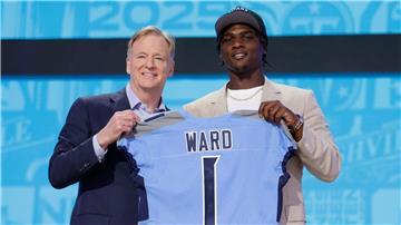 Cam Ward (r.) soll die Tennessee Titans in eine erfolgreiche Zukunft führen.