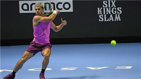 Carlos Alcaraz hat das Finale des Six Kings Slam in Saudi-Arabien erreicht. 