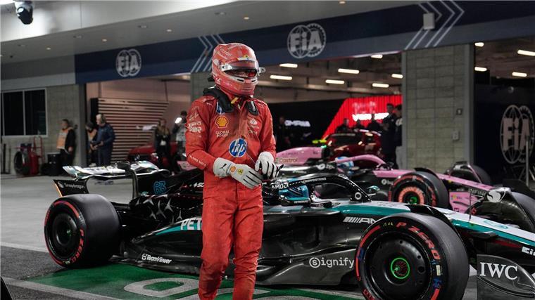 Nächste Titelvergabe: McLaren-Trost oder Ferrari-Chance? Carlos Sainz will es vor seinem Abgang den Ferrari-Bossen noch mal zeigen.