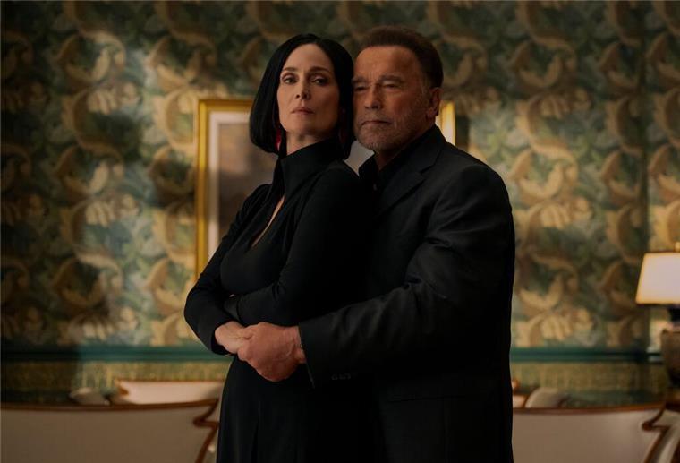 Schwarzenegger in „Fubar“: Action mit Schnuckiputzi Carrie-Anne Moss und Arnold Schwarzenegger in „Fubar“: Die zweite Staffel ist seit 12.6. beim Streamingdienst Netflix zu sehen.