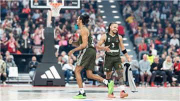 Carsen Edwards (r) lief im dritten Viertel mit 15 Punkten heiß.
