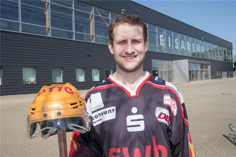 Tor des Monats: McMillan holt sich den Titel Carson McMillan von den Fischtown Pinguins aus Bremerhaven schießt das Tor des Monats Dezember.