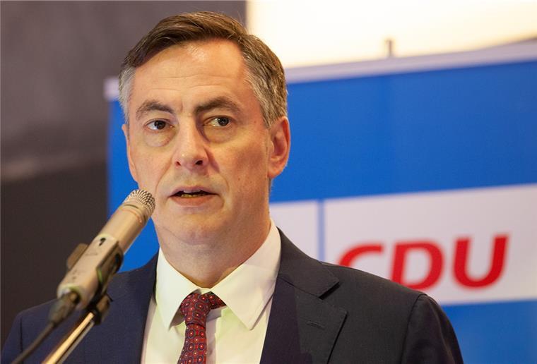Cuxhaven: Europapolitik dominiert auf CDU-Kreisparteitag CDU-Europapolitiker David McAllister wirbt auf CDU-Kreisparteitag angesichts des Krieges gegen die Ukraine für Umdenken in Sachen Agrarpolitik: „Es muss in Brüssel jetzt die Erkenntnis wachsen, dass Agrarwirtschaft kein Luxus ist, den man großzügig für Europa duldet.“