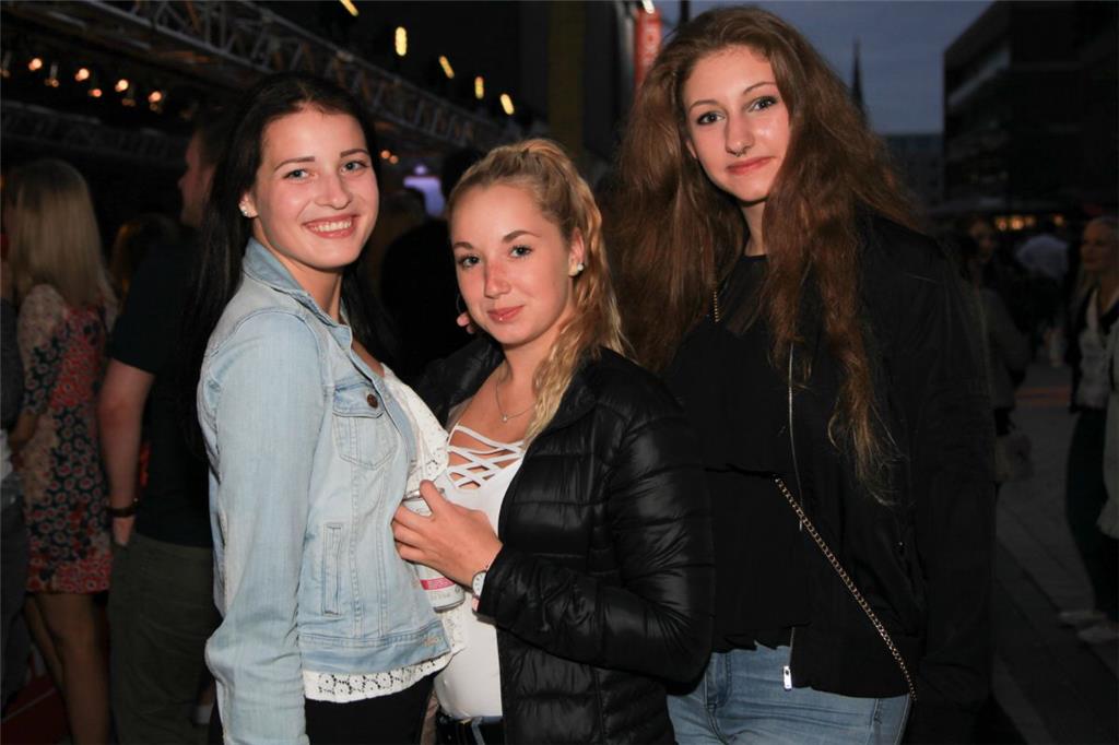 Celine, Britney und Xena feiern. Foto: Ulrich