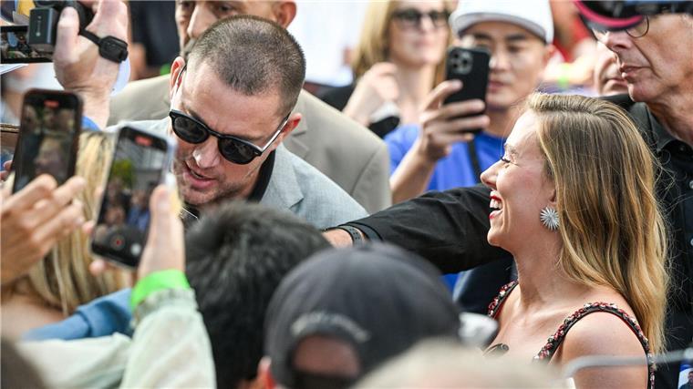 Scarlett Johansson und Channing Tatum auf dem Weg zum Mond Channing Tatum und Scarlett Johansson stellten am Mittwochabend ihren neuen Film „To the Moon“ bei der Deutschlandpremiere in Berlin vor.