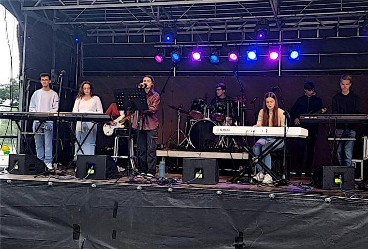 Soundgarten: Zwei Bands spielen Grunge, Pop und Indierock Band chaos-in-control
