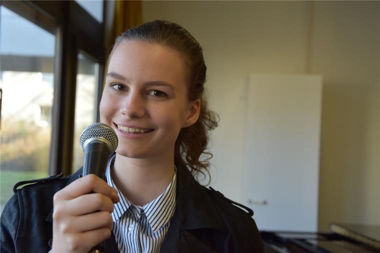 Starke Stimme: Diese Schiffdorferin (17) will bei „Jugend musiziert“ begeistern Charlotte Torchalla misst sich mit den besten Talenten Niedersachsens.