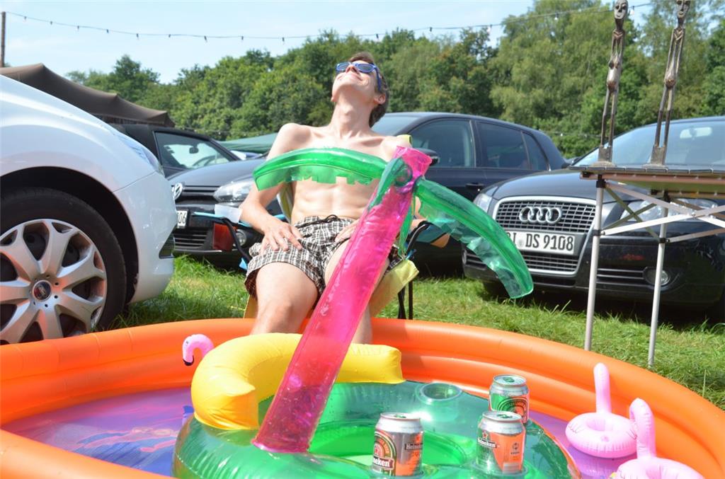 Chillen beim Deichbrand: Was soll man bei der Hitze auch anderes tun?