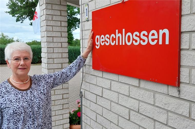 Apothekerkammer bestätigt: Immer mehr Schließungen auf dem Land Schild "Geschlossen" an Apotheke in Bad Bederkesa