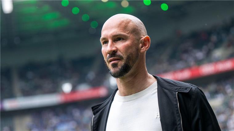 Pelés Auferstehung? TSG-Coach reagiert auf Spekulationen Christian Ilzer von der TSG 1899 Hoffenheim amüsiert sich über die Spekulationen zu einem möglichen Nachfolger.