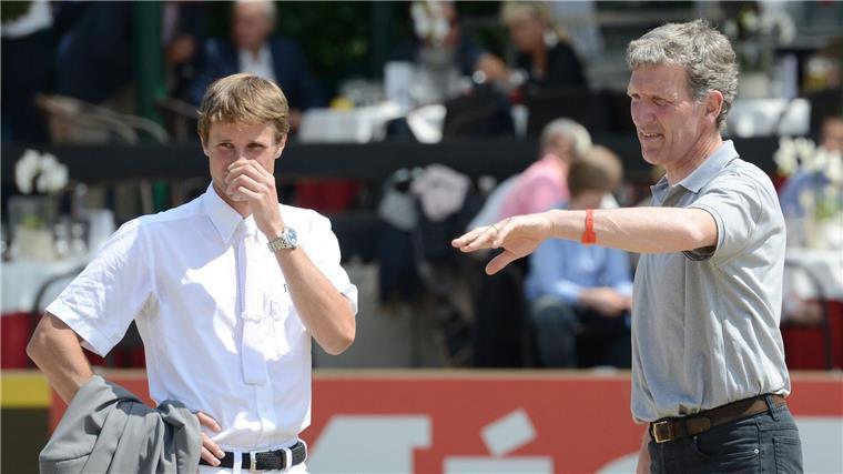 Christian Kukuk verlässt den Stall von Ludger Beerbaum