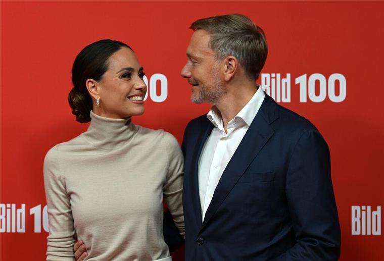 FDP-Chef Lindner und Franca Lehfeldt erwarten Nachwuchs Christian Lindner und Franca Lehfeldt erwarten ihr erstes gemeinsames Kind. (Archivbild)