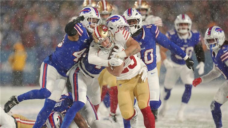 Vorjahresfinalist San Francisco in NFL vor Hauptrunden-Aus Christian McCaffrey startete stark in die Partie und lief vor seiner Verletzung für 53 Yards Raumgewinn.