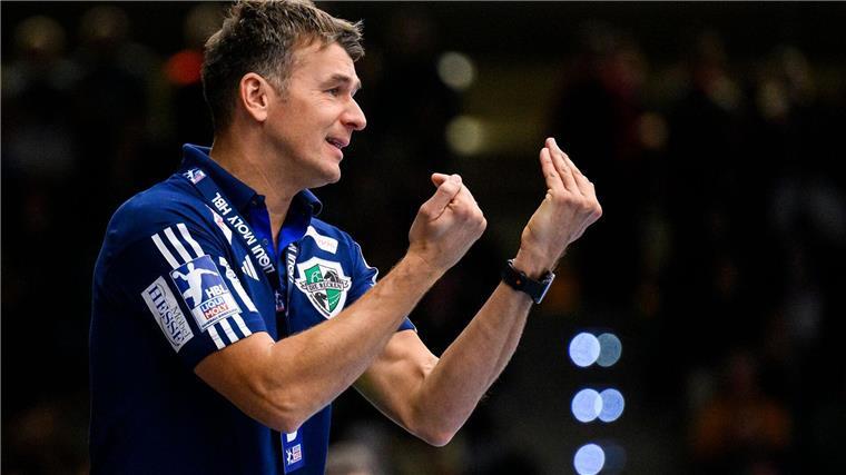 Hannover-Burgdorf spielt nur unentschieden in Hamburg Christian Prokop und die TSV Hannover-Burgdorf spielten in Hamburg.