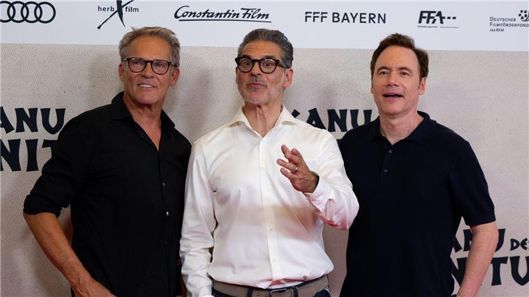 Christian Tramitz (l-r), Rick Kavanian und Michael Bully Herbig bei der Premiere.