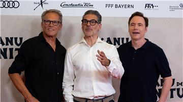 Christian Tramitz (l-r), Rick Kavanian und Michael Bully Herbig bei der Premiere.