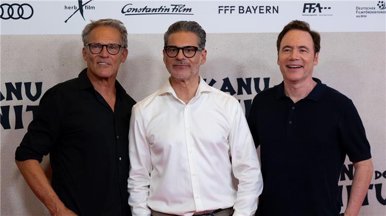 Christian Tramitz (l-r), Rick Kavanian und Michael „Bully“ Herbig feiern zurzeit mit „Das Kanu des Manitu“ einen riesigen Erfolg. (Archivbild)
