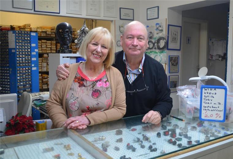 Christiane und Peter Arndt gehen in den Ruhestand. Nach 44 Jahren schließt Arndt-Elektronik in der Johannesstraße in Geestemünde.