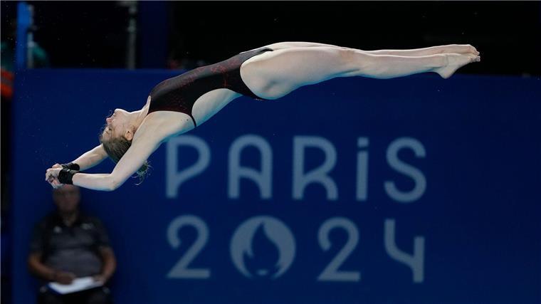 Wasserspringerin Wassen scheidet im Halbfinale aus Christina Wassen ist im Halbfinale der Olympischen Spiele vom Turm ausgeschieden.