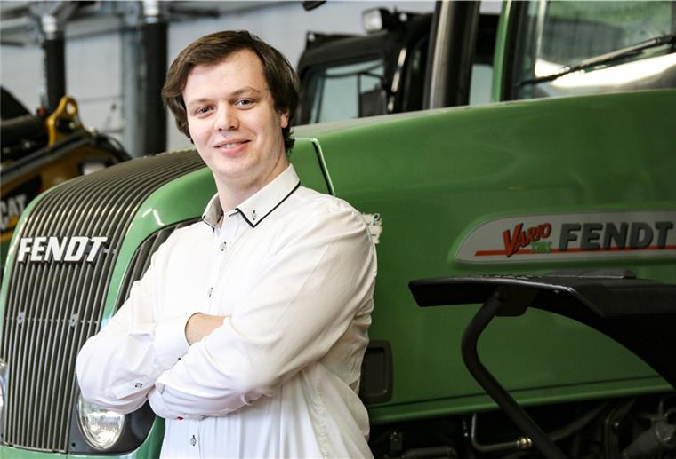 Ausbildung: Jahrgangsbester aus dem Cuxland Christoph Dohrmann aus Geestland wurde in der Region Jahrgangsbester in der Ausbildung zum Land- und Baumaschinenmechatroniker.
