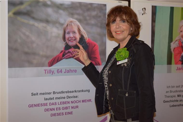 Claudia Marhenke-Maybaum hat ehrenamtlich das Projekt zur Ausstellung „Hommage an das Leben“ auf den Weg gebracht. Zurzeit ist die Ausstellung im Klinikum Reinkenheide zu sehen.