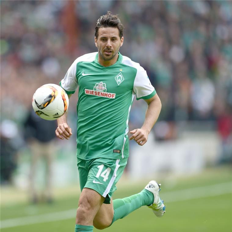 Claudio Pizarro fehlt Werder Bremen wohl noch länger. 