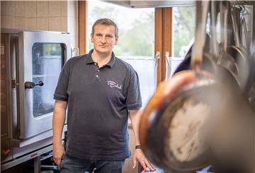 Claus Seebeck betreibt in Flögeln einen familiengeführten Landgasthof.