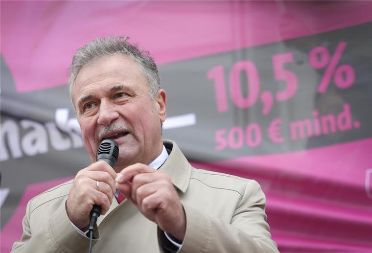 GDL ruft zum mehrtägigen Bahnstreik auf Claus Weselsky, Vorsitzender der Gewerkschaft Deutscher Lokomotivführer (GDL), hat Streiks ab Mittwoch angekündigt.