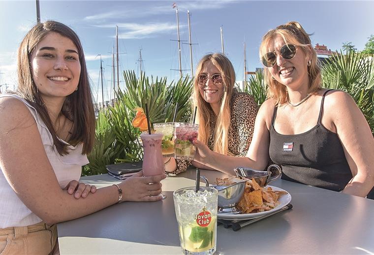 Sommerliches Chillen im Lloyd’s Cocktails, Sonne, Lloyd’s – das passt perfekt.