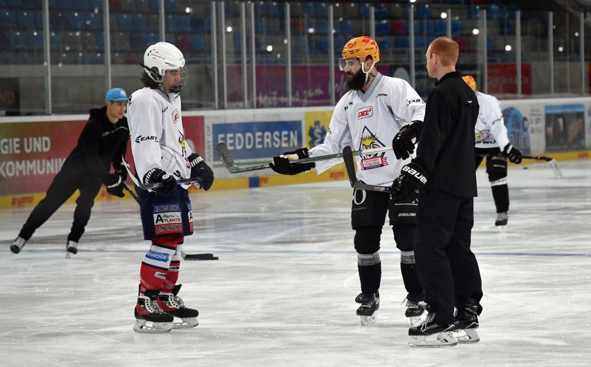 Ein Trainingsgast bei den Pinguins 40revtrain5