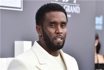 Combs ist einer der erfolgreichsten Vertreter der Hip-Hop-Branche und zudem auch als Plattenproduzent, Schauspieler und in anderen Geschäftsfeldern tätig.