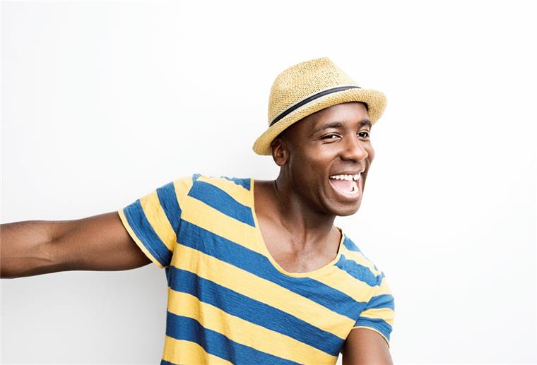 Im TiF Bremerhaven wird jetzt wieder gelacht Comedian Dave Davis eröffnet am 6. September die Spielzeit im Theater im Fischereihafen mit seinem Programm „Ruhig Brauner!" Wegen der geringen Platzzahl treten er und viele seiner Kollegen gleich zweimal hintereinander auf.