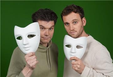 Comedian Lutz van der Horst leidet unter dem Impostor-Syndrom und berichtet in einer Doku mit Leon Windscheid erstmals darüber.