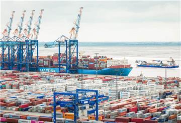 Blick auf den Bremerhavener Überseehafen